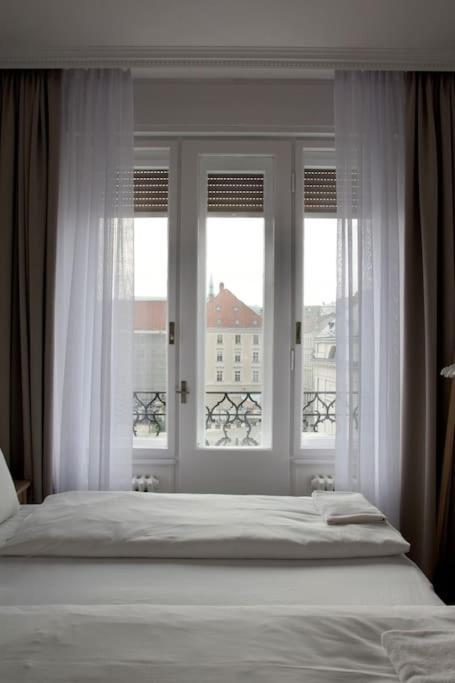 Premium Apartment By Hi - Central 2 Bedroom - Best View Budapeste Exterior foto