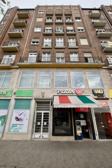 Premium Apartment By Hi - Central 2 Bedroom - Best View Budapeste Exterior foto