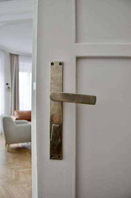 Premium Apartment By Hi - Central 2 Bedroom - Best View Budapeste Exterior foto