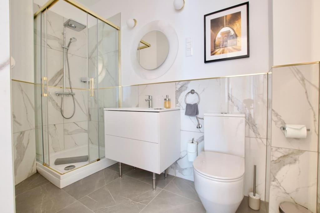 Premium Apartment By Hi - Central 2 Bedroom - Best View Budapeste Exterior foto